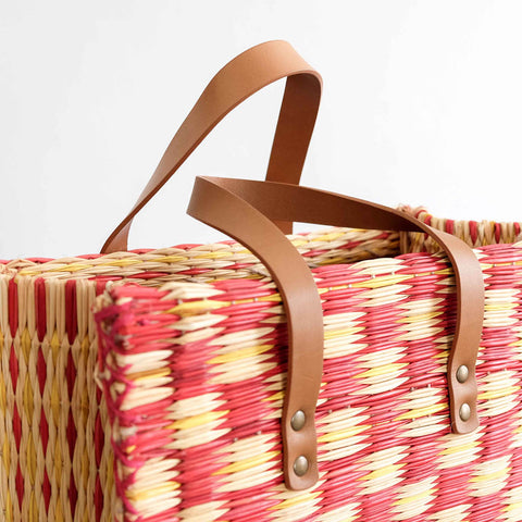 Panier traditionnel portugais avec poignée en cuir